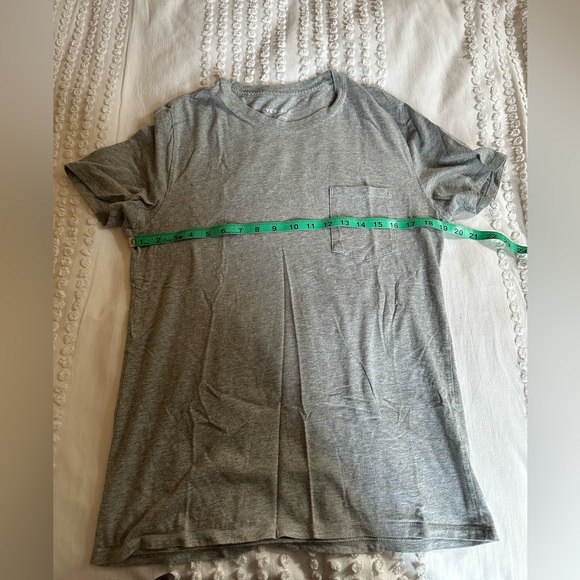 Men’s Everlane Pocket Tshirt. Size Large, shrunk to Medium. Stone green heather. - Picture 5 of 9